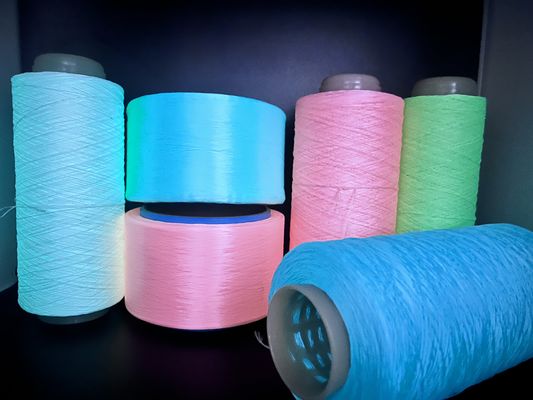 qualidade  Heat Resistant Luminous Yarn Glow Yarn Knitting 30 Minutes Charge fábrica