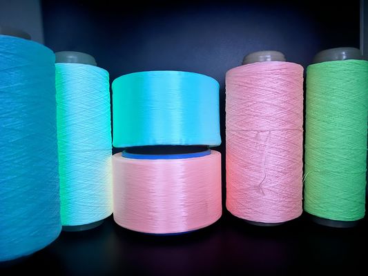 Fios luminosos resistentes ao calor Fios brilhantes de tricô 30 minutos de carga