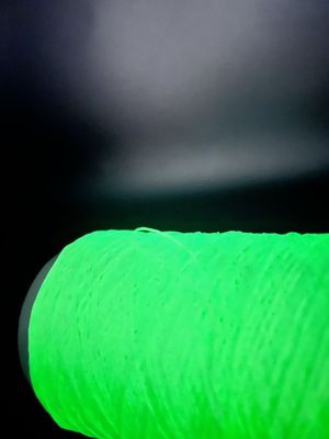 450D Glow In The Dark Tricotagem Fios Poliéster para Tecelagem de Camisola