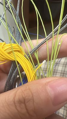 Fios de revestimento de TPU TPU revestidos de fios de fusão a quente Adesivos de filamentos de TPU Fios de fio de cera